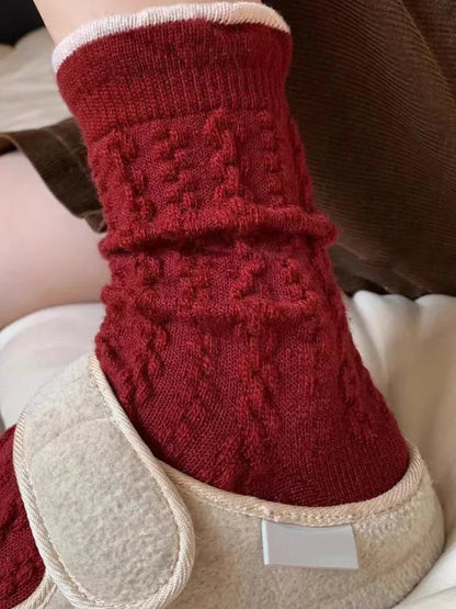 4-Pack Winter Women Socks Vintage Style Knit Wool Casual Socks Thick Warm red Socks