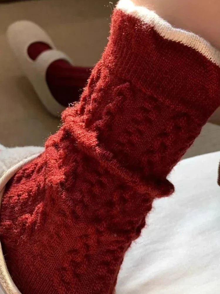 4-Pack Winter Women Socks Vintage Style Knit Wool Casual Socks Thick Warm red Socks