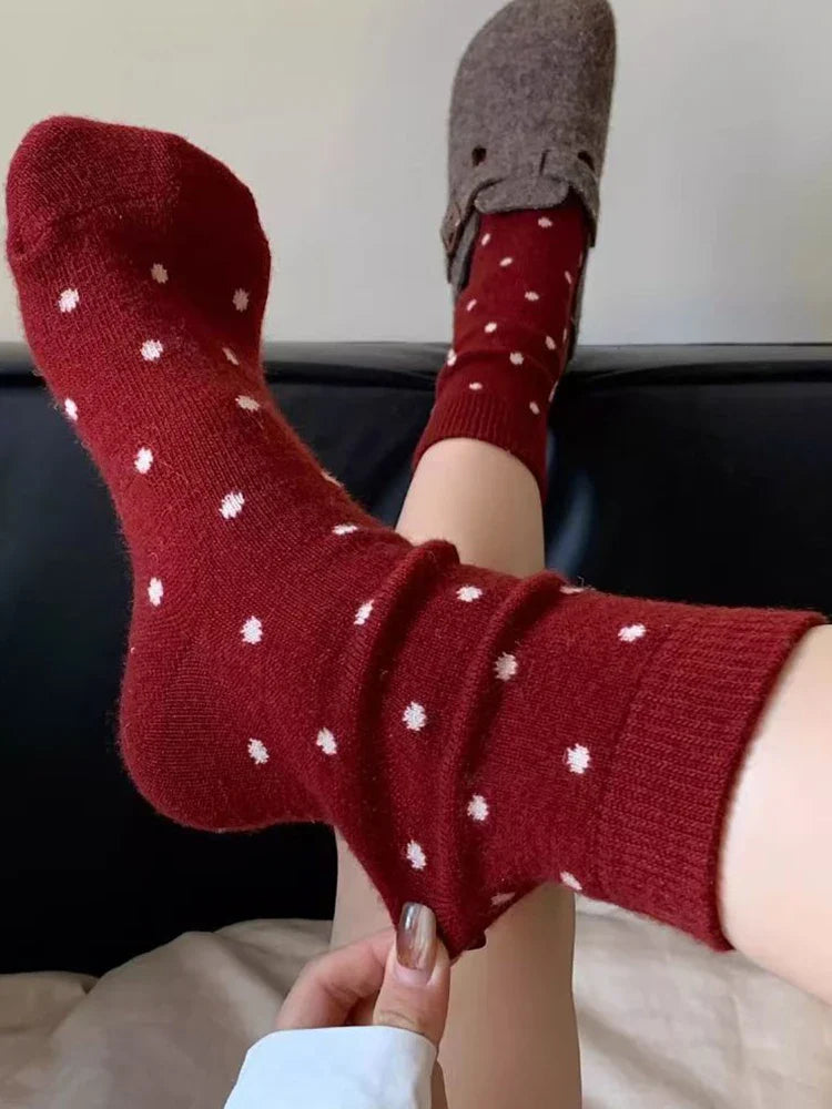 4-Pack Winter Women Socks Vintage Style Knit Wool Casual Socks Thick Warm red Socks